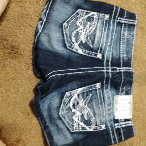 Shorts - Picture 4 of 4